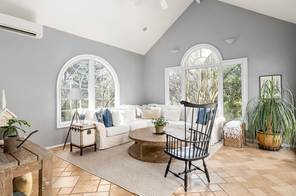 2828 Delcourt Dr, Decatur GA  30033-2440 exterior