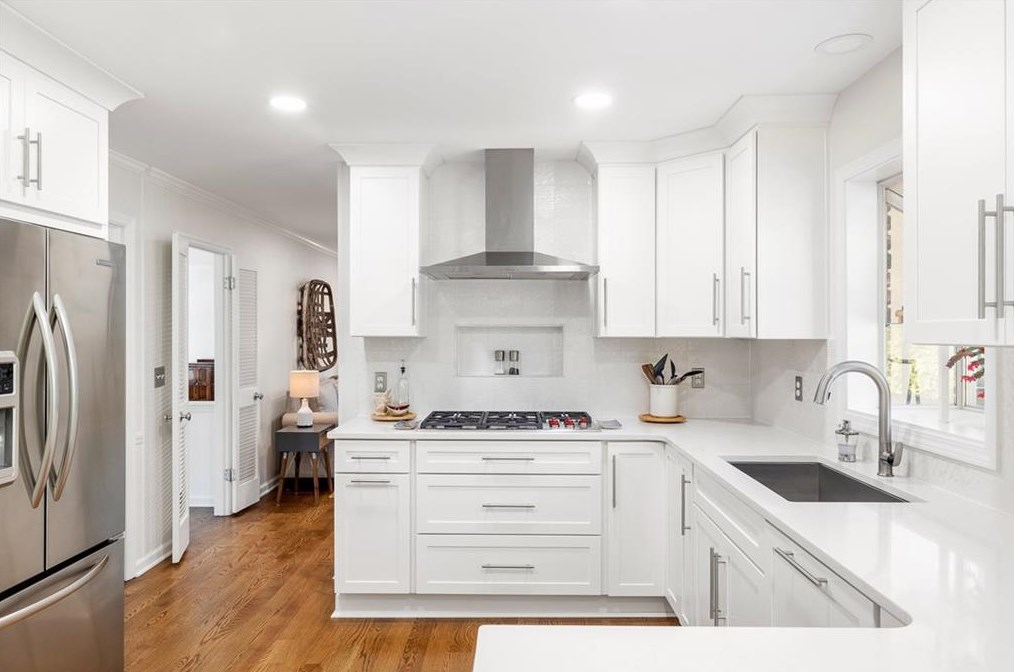 2828 Delcourt Dr, Decatur GA  30033-2440 exterior