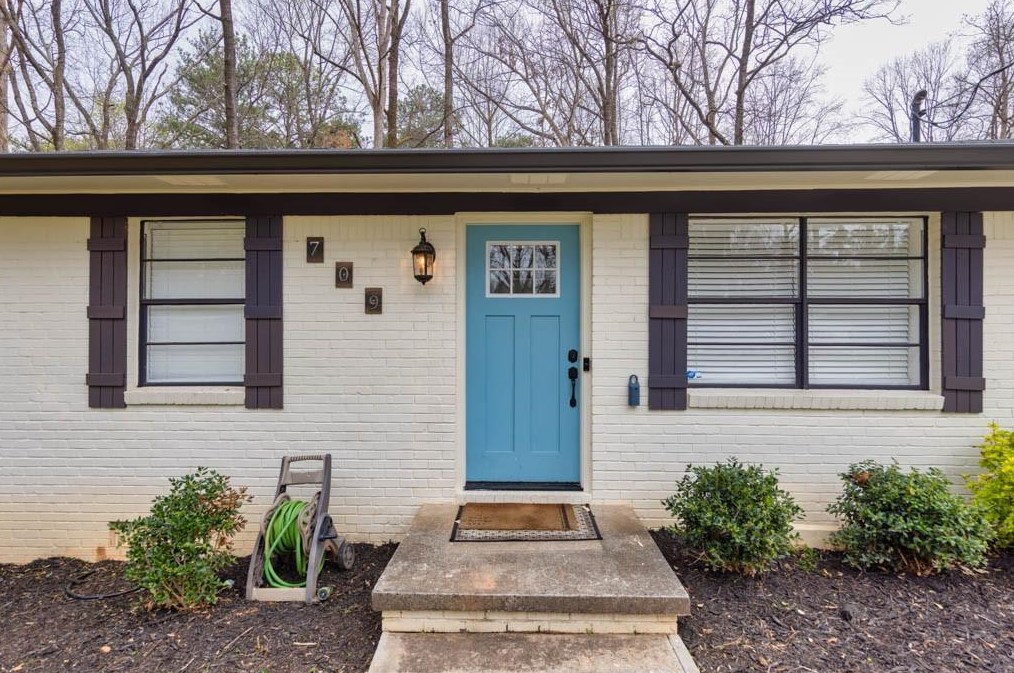 709 Glochester Pl, Norcross GA  30071-3014 exterior