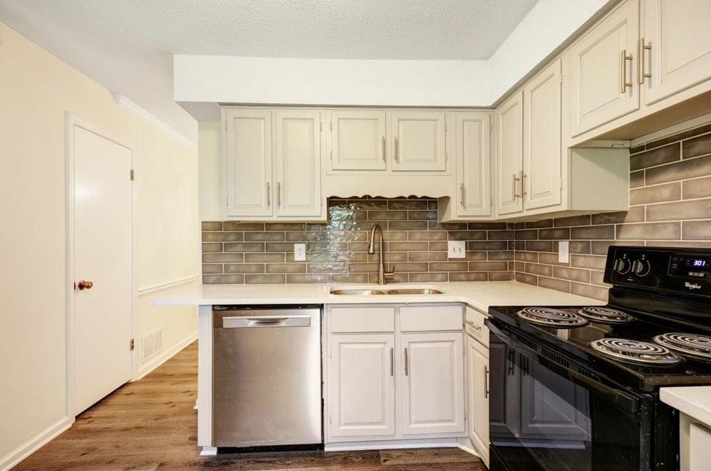 153 Glen Acres Ct, Decatur GA  30035-1625 exterior