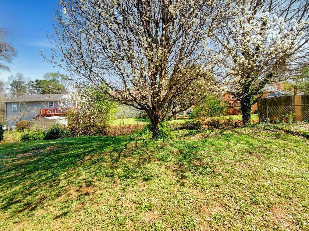 2306 Ramblewood Cir, Decatur GA  30035-3612 exterior