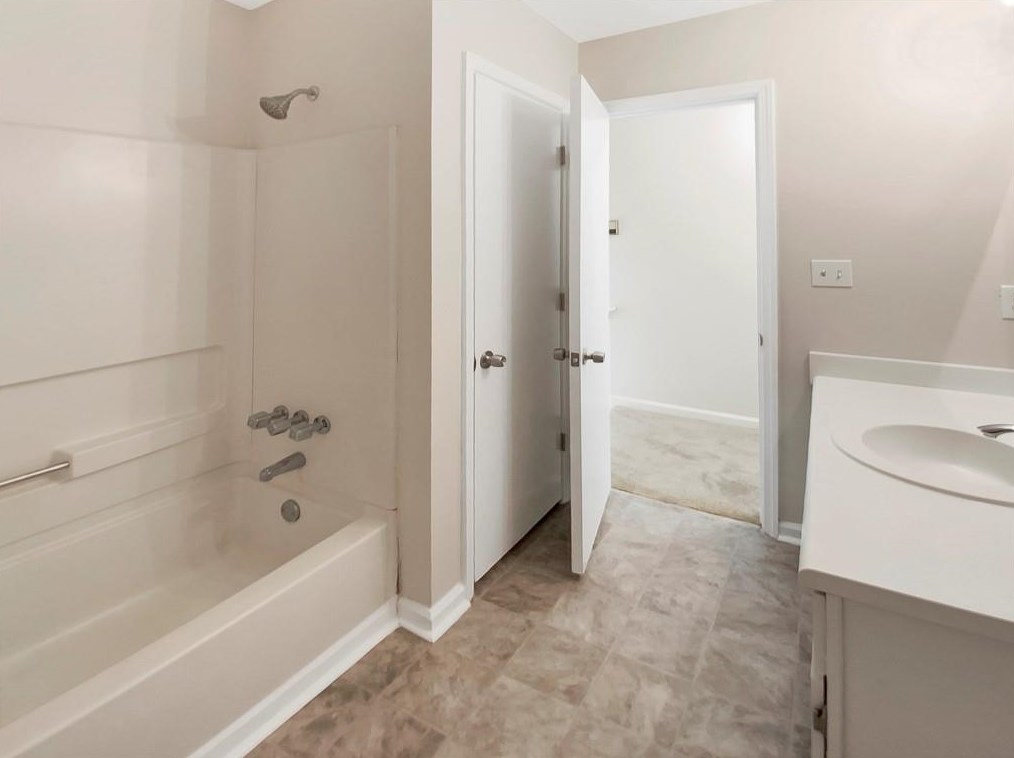 2306 Ramblewood Cir, Decatur GA  30035-3612 exterior