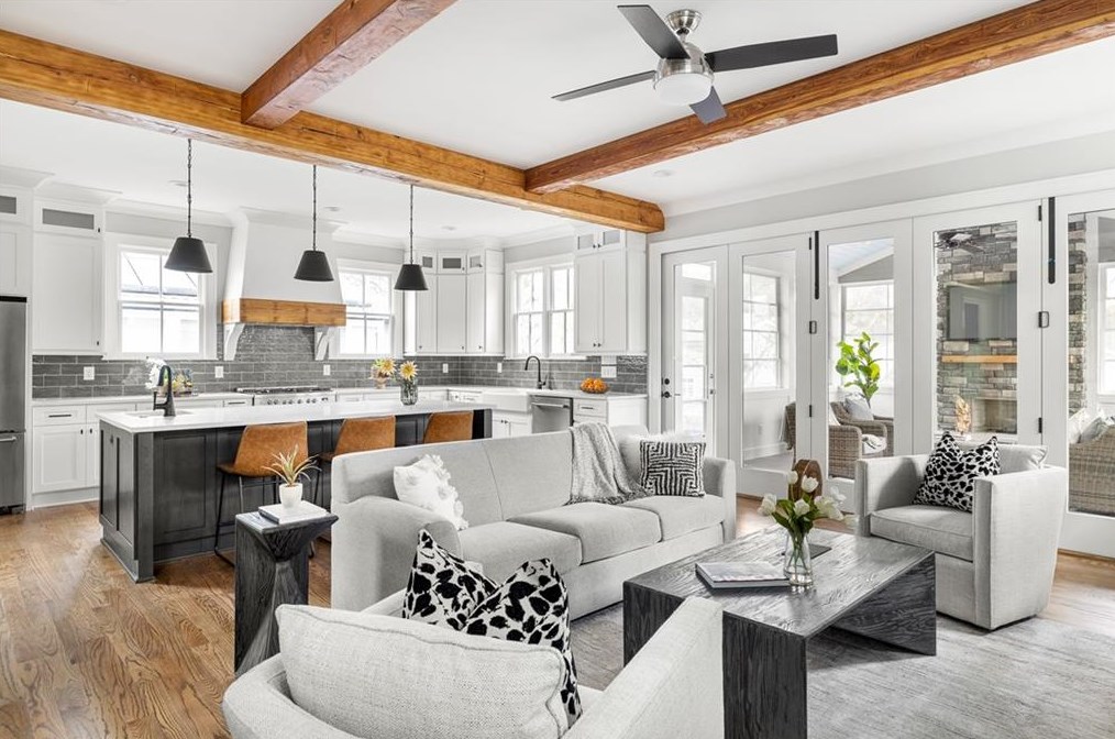 250 Lake Dr, Decatur GA  30030-3526 exterior