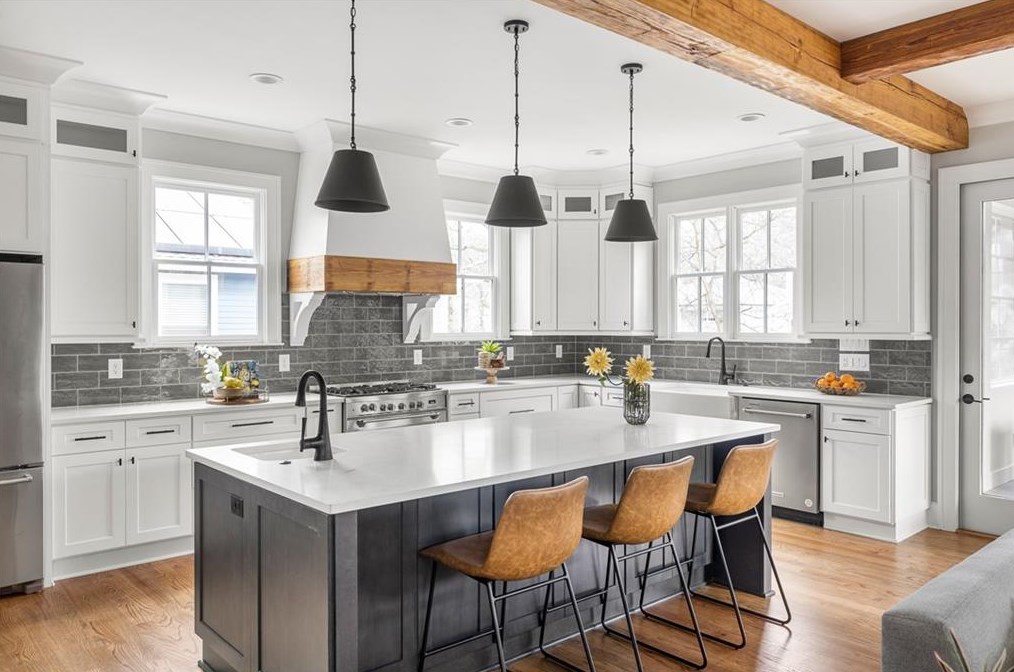 250 Lake Dr, Decatur GA  30030-3526 exterior