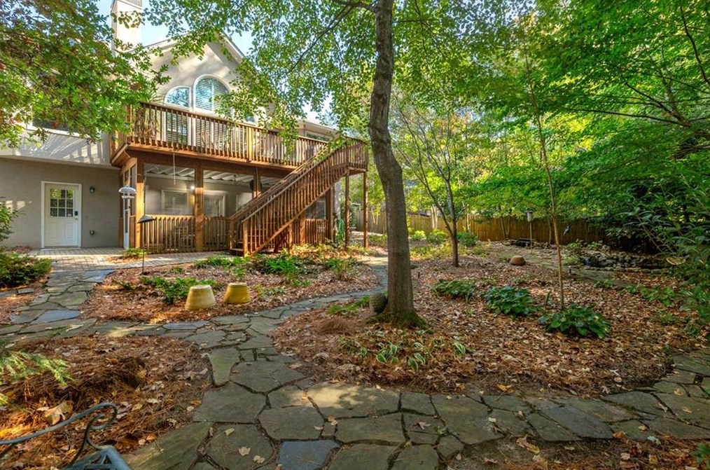 1567 Reserve Cir, Decatur GA  30033-1538 exterior