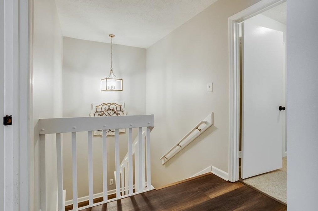 3004 Vinings Ferry Dr, Atlanta GA  30339-4300 exterior