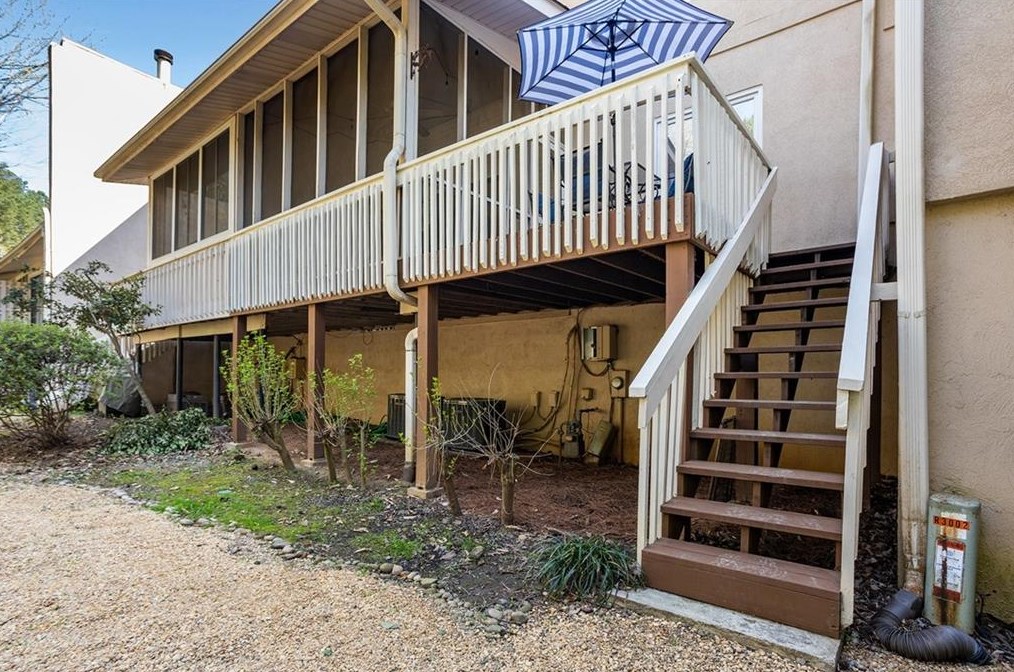 3004 Vinings Ferry Dr, Atlanta GA  30339-4300 exterior