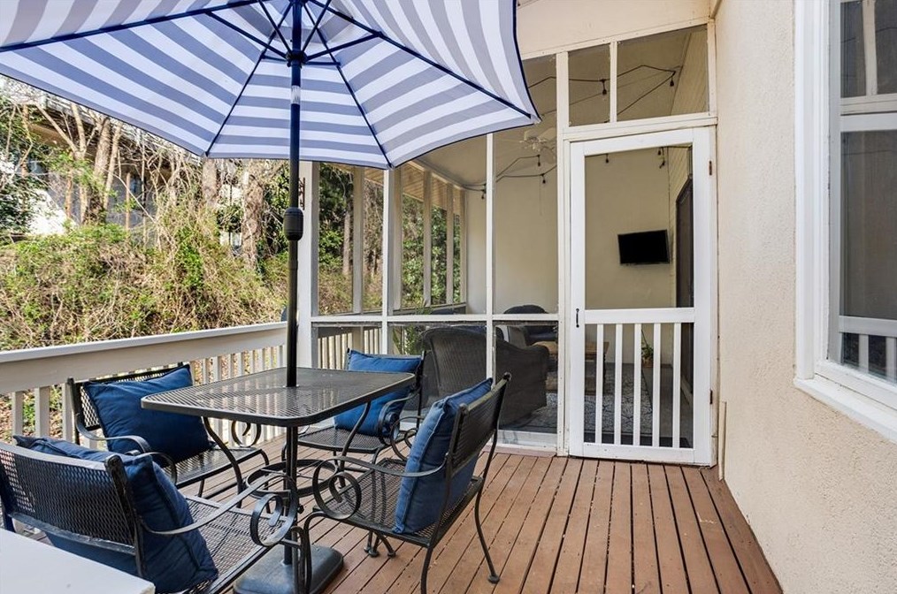 3004 Vinings Ferry Dr, Atlanta GA  30339-4300 exterior