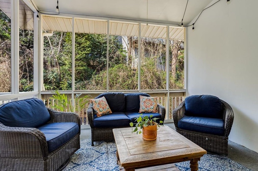 3004 Vinings Ferry Dr, Atlanta GA  30339-4300 exterior