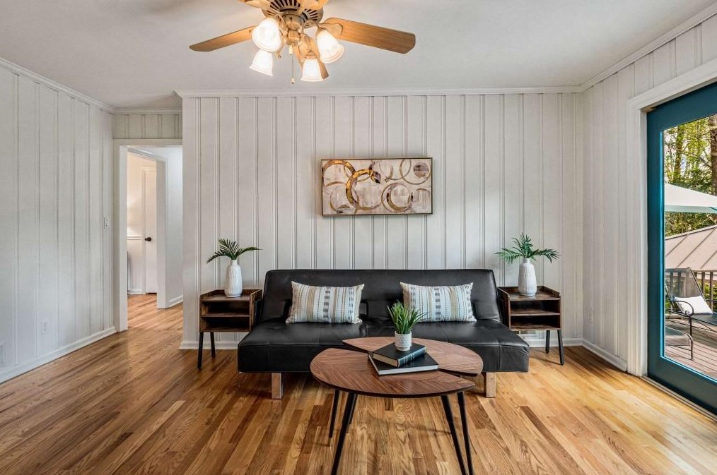 347 Old Ivy Rd, Atlanta GA  30342-4545 exterior