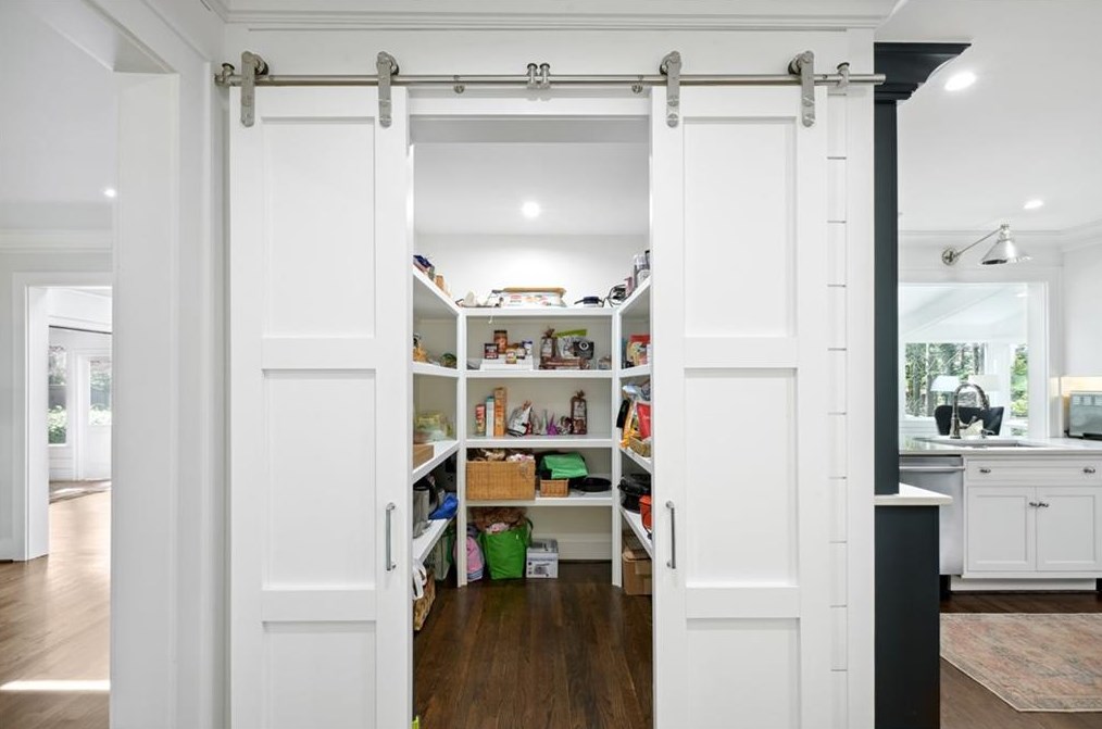 6230 Mountain Brook Way, Atlanta GA  30328-3610 exterior