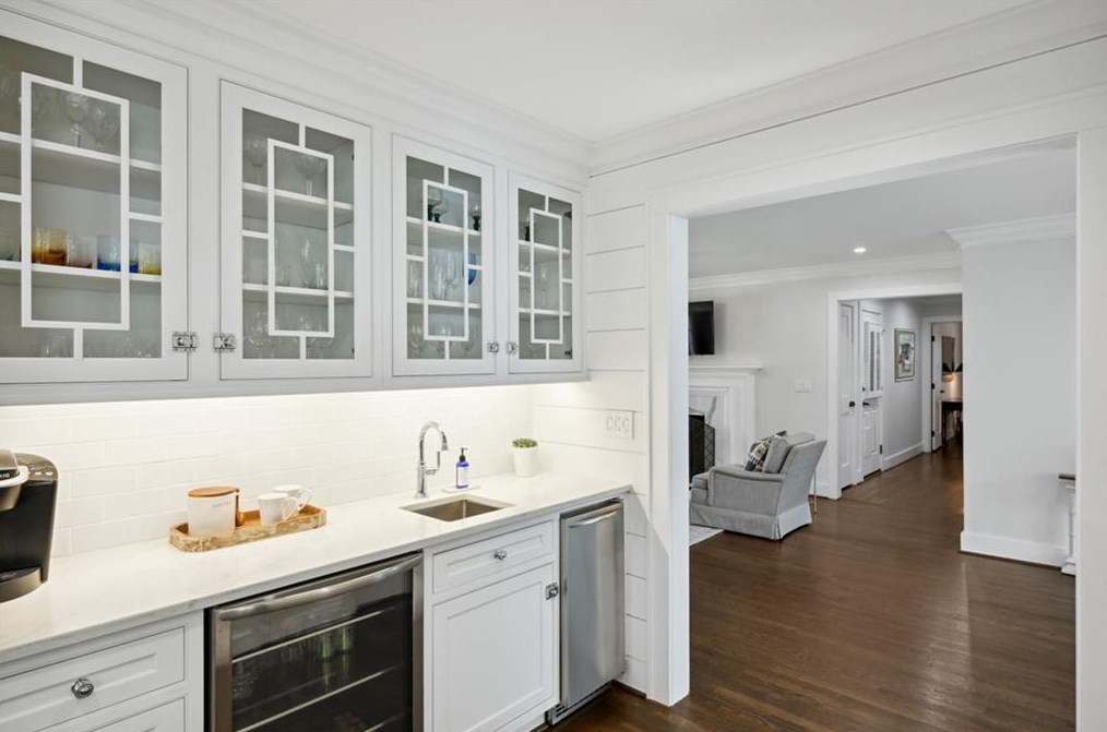 6230 Mountain Brook Way, Atlanta GA  30328-3610 exterior