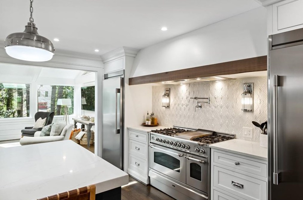 6230 Mountain Brook Way, Atlanta GA  30328-3610 exterior