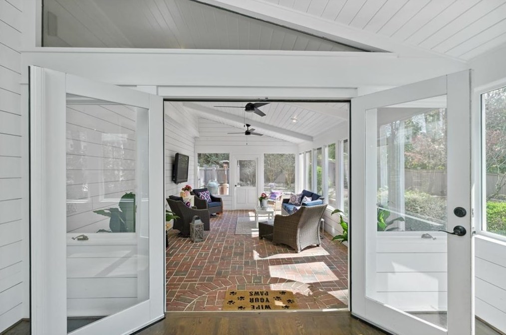 6230 Mountain Brook Way, Atlanta GA  30328-3610 exterior