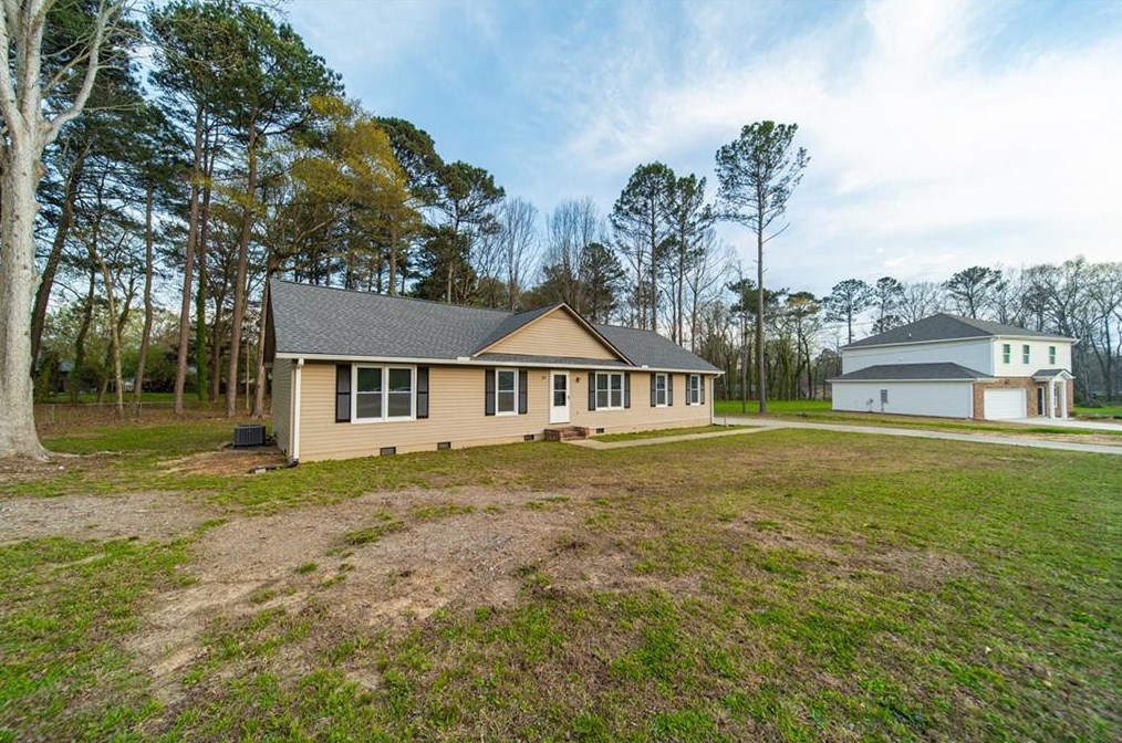 121 Ison Woods Ct, Griffin GA  30224-8911 exterior