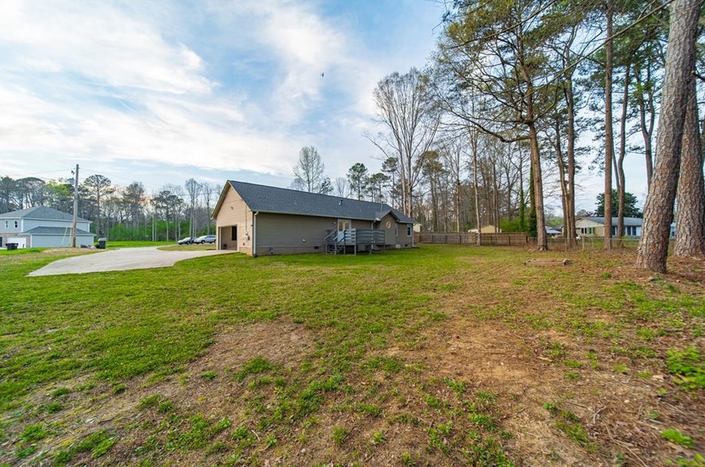 121 Ison Woods Ct, Griffin GA  30224-8911 exterior