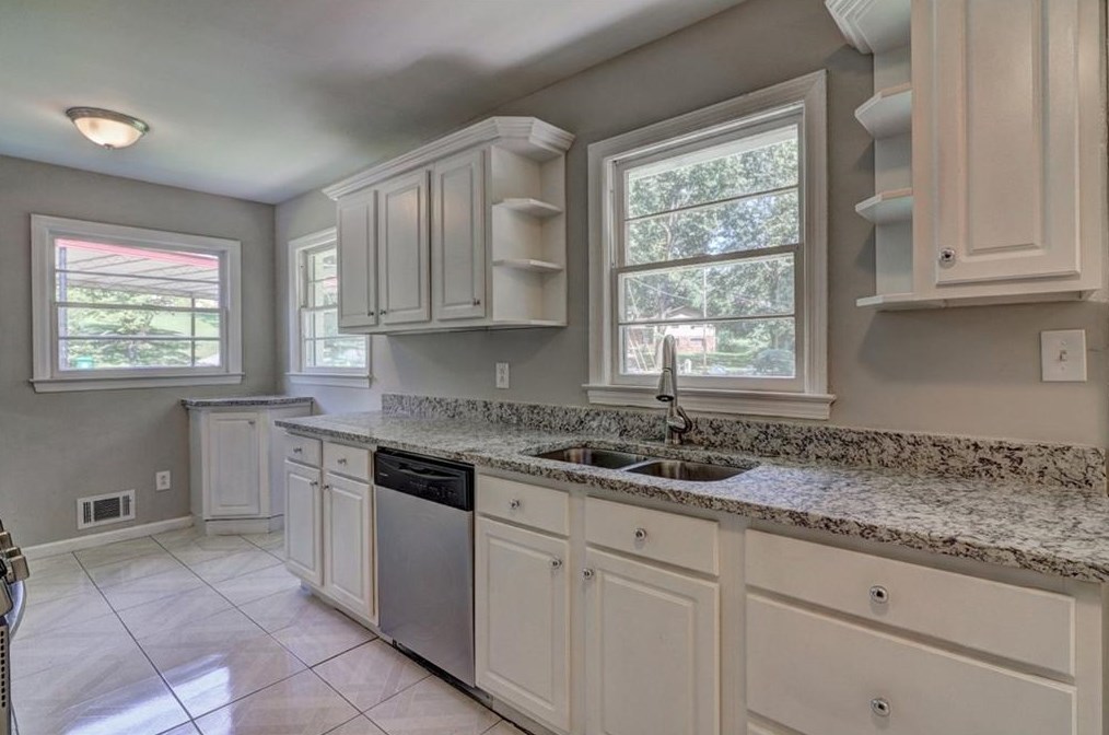 2804 Zane Grey Dr, Atlanta GA  30316-4318 exterior