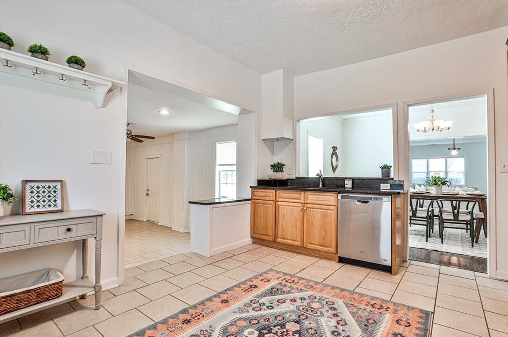 2896 Toney Dr, Decatur GA  30032-5751 exterior