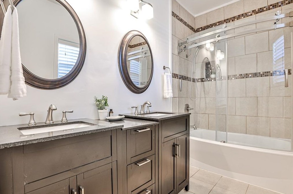 2896 Toney Dr, Decatur GA  30032-5751 exterior