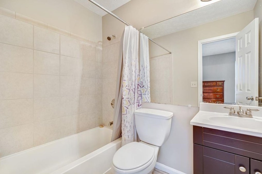 3994 Wolcott Cir, Atlanta GA  30340-4245 exterior