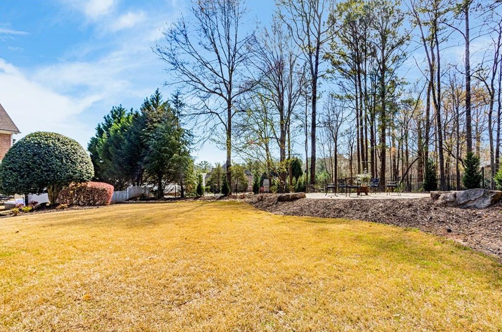 1238 Basnett Dr, Alpharetta GA  30004-0882 exterior