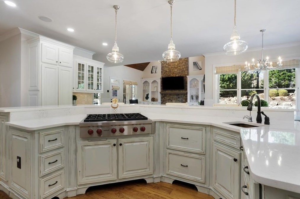 1238 Basnett Dr, Alpharetta GA  30004-0882 exterior