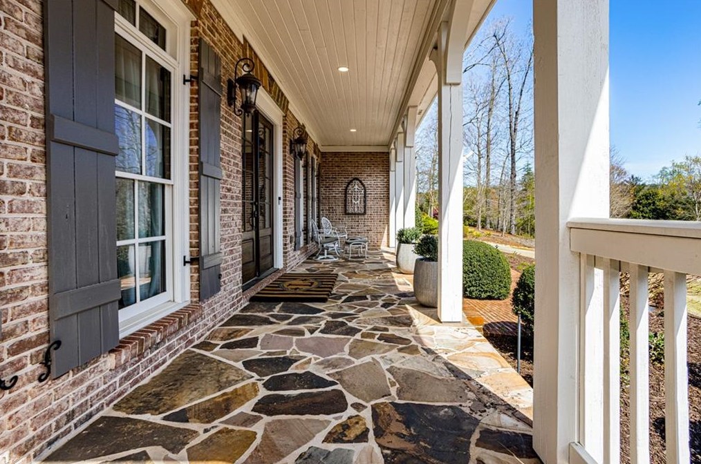 1238 Basnett Dr, Alpharetta GA  30004-0882 exterior