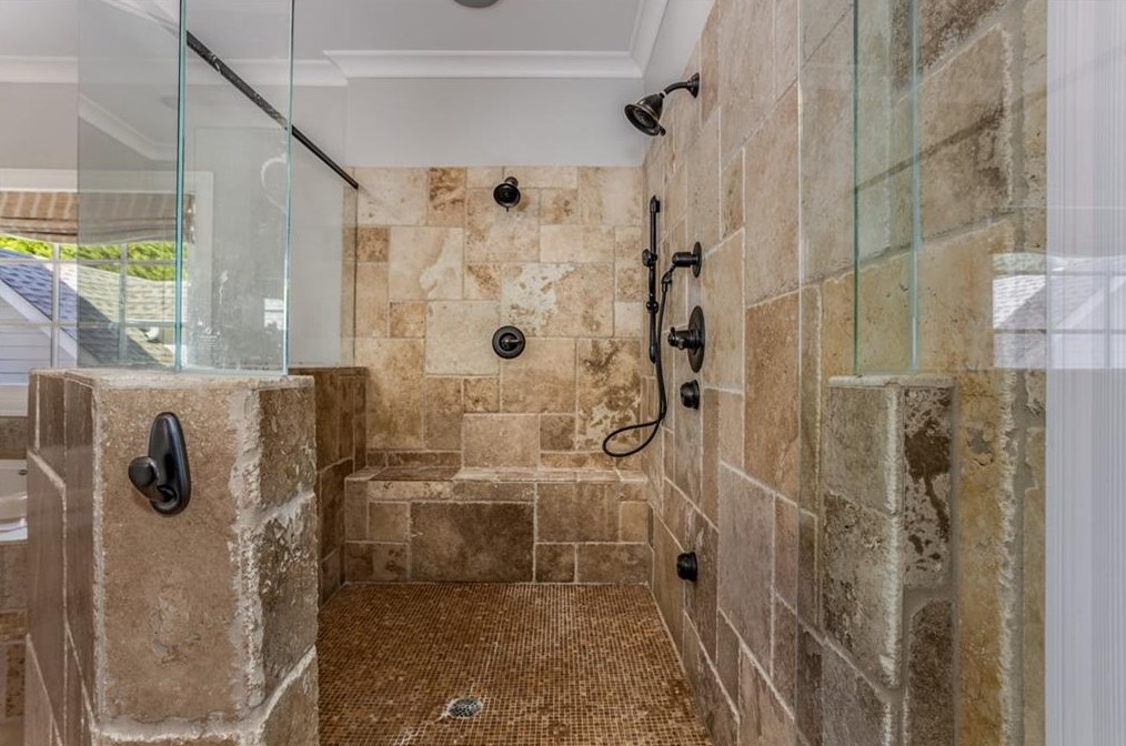 1238 Basnett Dr, Alpharetta GA  30004-0882 exterior