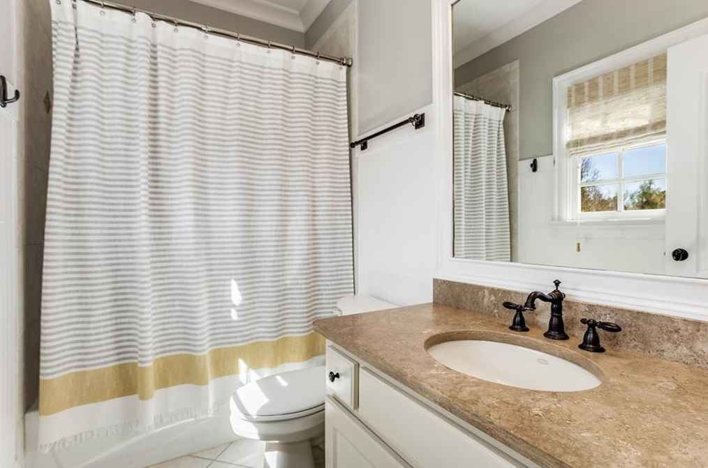 1238 Basnett Dr, Alpharetta GA  30004-0882 exterior