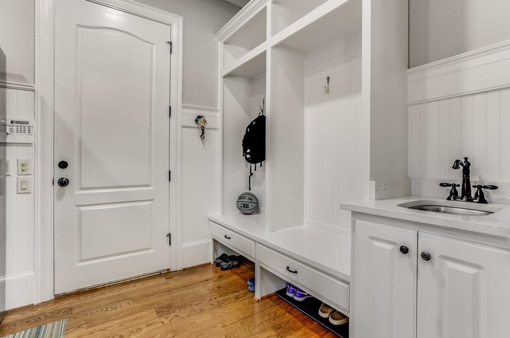 1238 Basnett Dr, Alpharetta GA  30004-0882 exterior