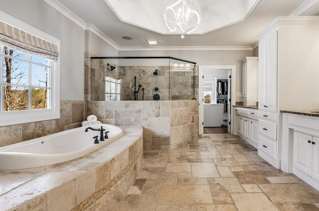 1238 Basnett Dr, Alpharetta GA  30004-0882 exterior