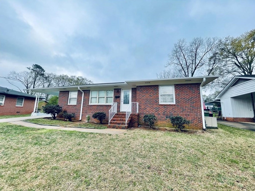 1428 Upland Dr, Griffin GA  30223-1241 exterior
