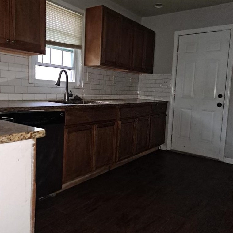 3456 Thompson Dr, Atlanta GA  30331-1642 exterior