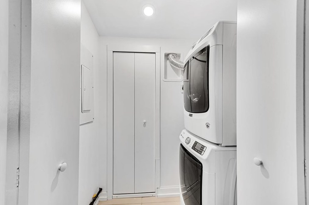 1240 Robinwood Rd, Decatur GA  30033-3207 exterior