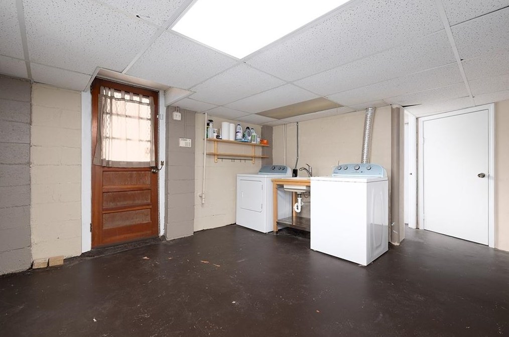 1016 Willivee Dr, Decatur GA  30033-4131 exterior