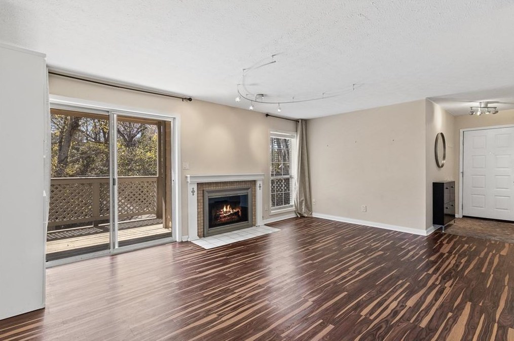 1305 Weatherstone Way, Atlanta GA  30324-4641 exterior
