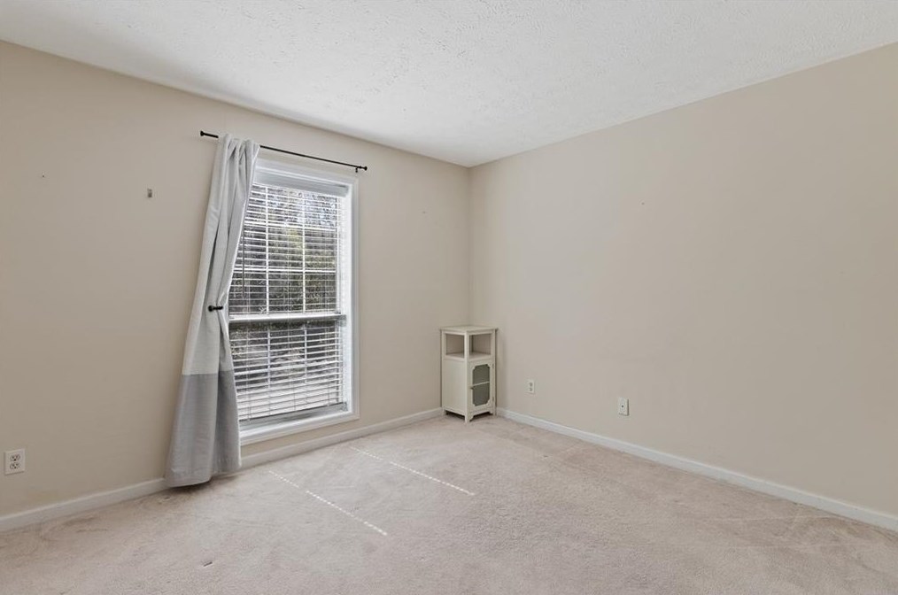 1305 Weatherstone Way, Atlanta GA  30324-4641 exterior