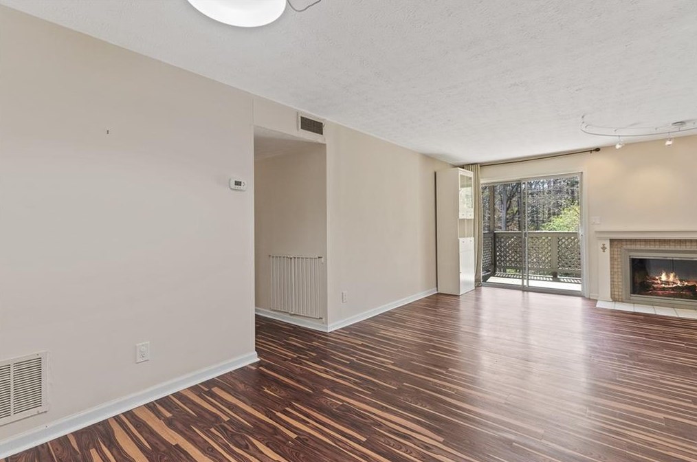1305 Weatherstone Way, Atlanta GA  30324-4641 exterior