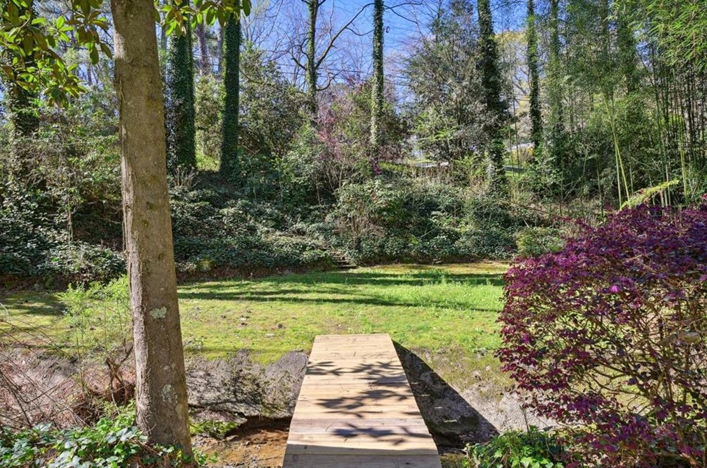 2432 Nancy Ln, Atlanta GA  30345-1923 exterior