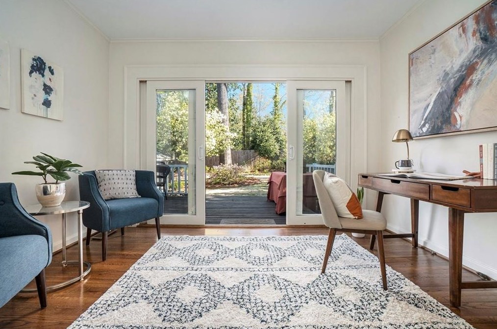 305 Westchester Dr, Decatur GA  30030-1121 exterior