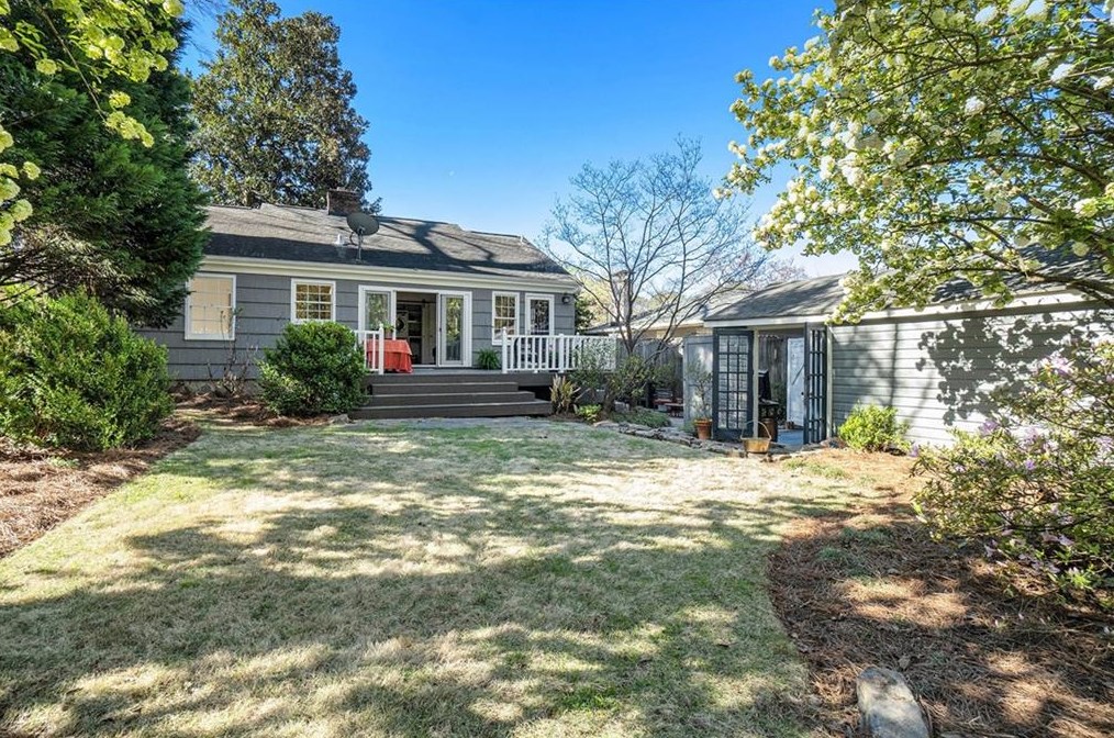 305 Westchester Dr, Decatur GA  30030-1121 exterior