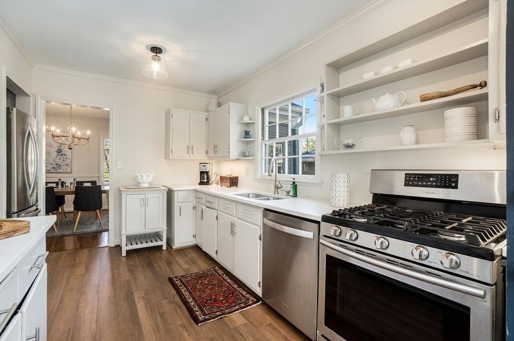 305 Westchester Dr, Decatur GA  30030-1121 exterior