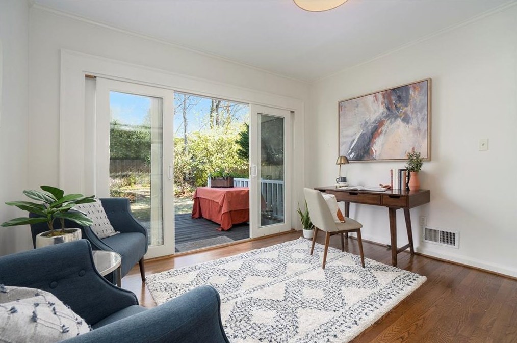 305 Westchester Dr, Decatur GA  30030-1121 exterior