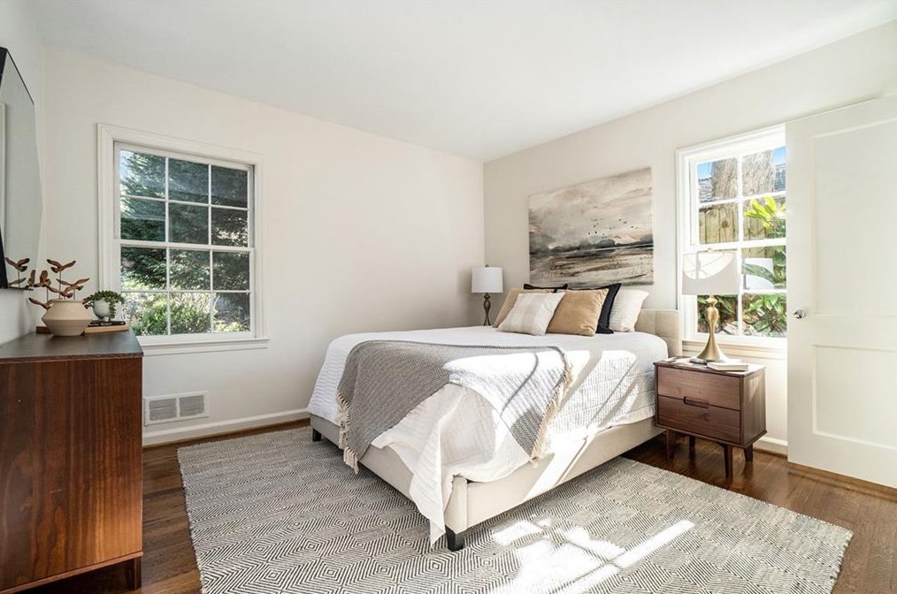 305 Westchester Dr, Decatur GA  30030-1121 exterior