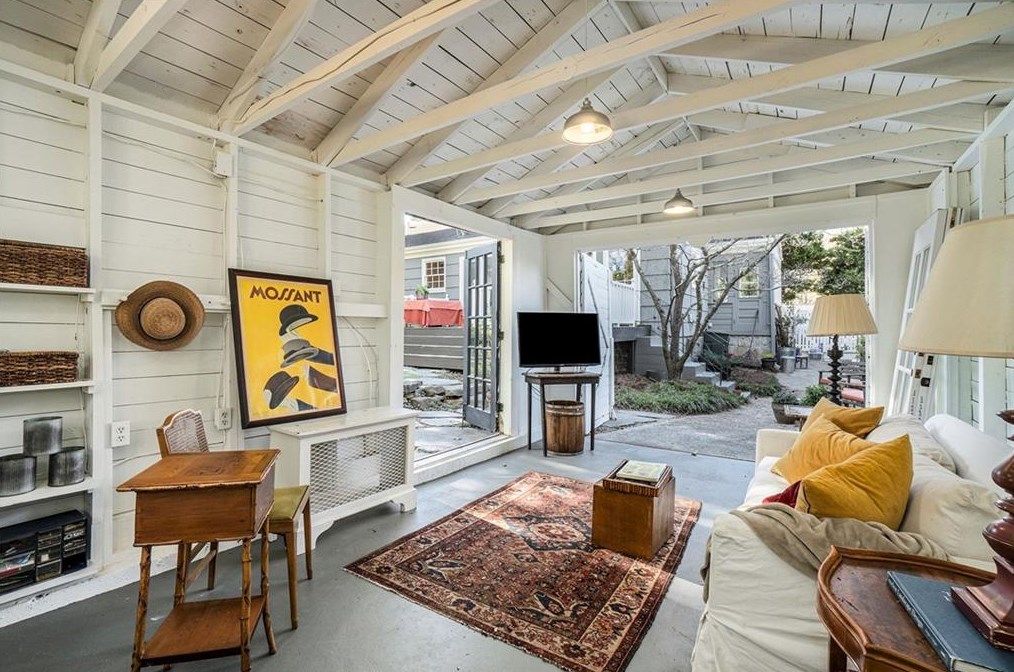 305 Westchester Dr, Decatur GA  30030-1121 exterior