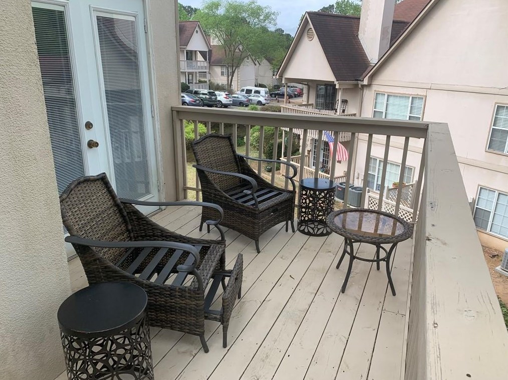 701 Bridge Ln, Smyrna GA  30082-3839 exterior