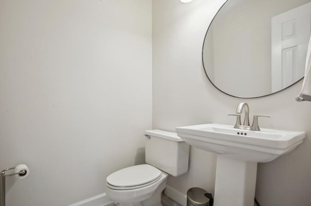 701 Bridge Ln, Smyrna GA  30082-3839 exterior