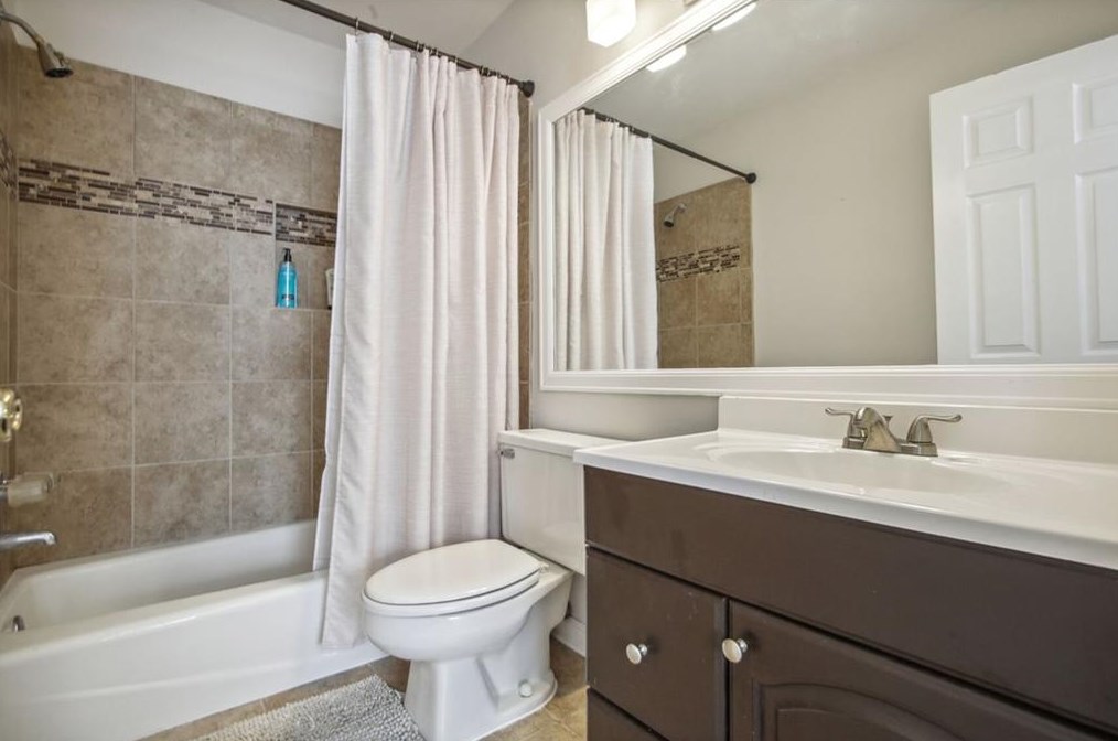 701 Bridge Ln, Smyrna GA  30082-3839 exterior