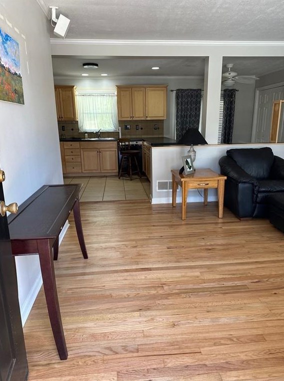 135 Huff Dr, Lawrenceville GA  30044-4435 exterior