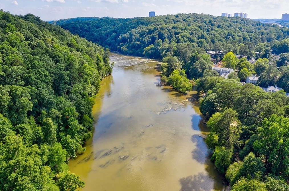 200 River Vista Dr, Atlanta GA  30339-7602 exterior